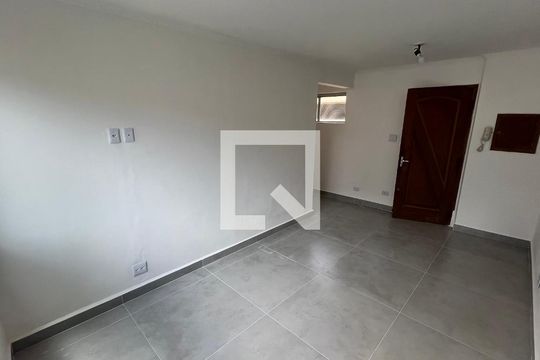 Sala de apartamento para alugar com 3 quartos, 77m² em Alto de Pinheiros, São Paulo