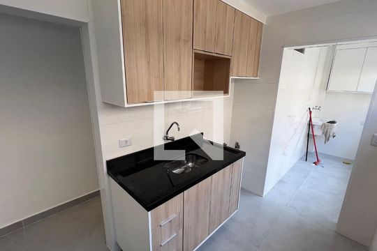 Cozinha de apartamento para alugar com 3 quartos, 77m² em Alto de Pinheiros, São Paulo