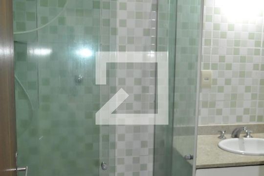 Banheiro de apartamento para alugar com 2 quartos, 52m² em Méier, Rio de Janeiro