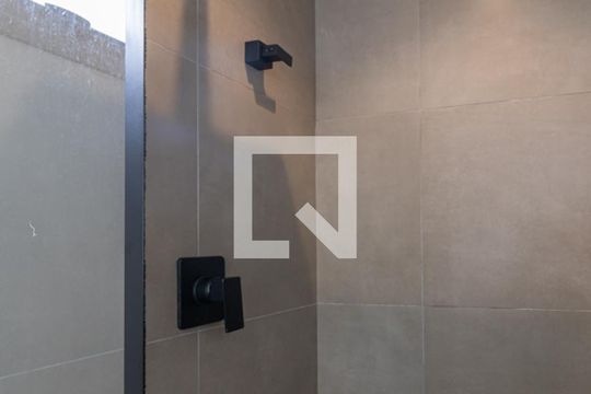 Banheiro de kitnet/studio à venda com 1 quarto, 29m² em Indianópolis, São Paulo