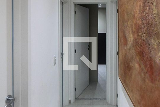 Corredor de apartamento à venda com 2 quartos, 52m² em Vila Macedopolis, São Paulo