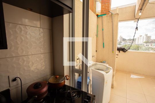 COZINHA de apartamento para alugar com 1 quarto, 75m² em Parque Anhanguera, São Paulo