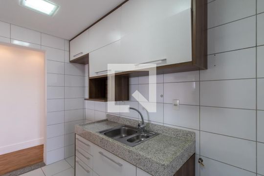 Cozinha de apartamento para alugar com 2 quartos, 91m² em Jardim Aida, Guarulhos