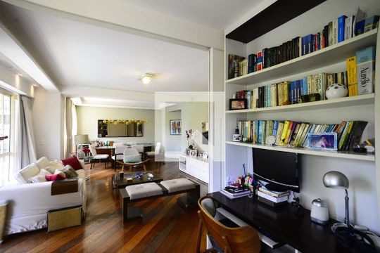 Sala de apartamento para alugar com 3 quartos, 160m² em Chácara Klabin, São Paulo