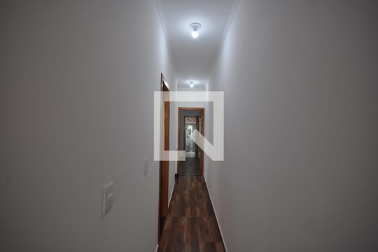 Corredor de casa à venda com 3 quartos, 110m² em Vila Medeiros, São Paulo