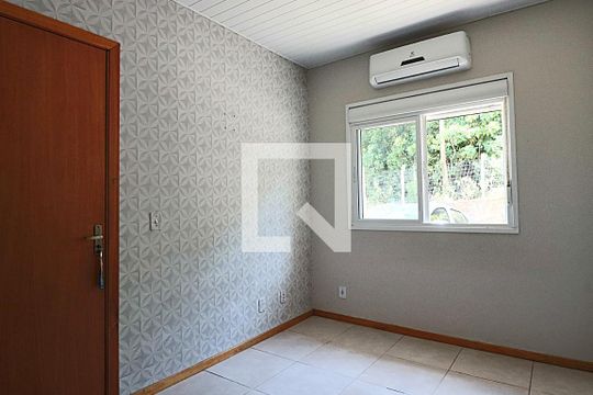 Quarto de casa para alugar com 1 quarto, 90m² em Formoza, Alvorada