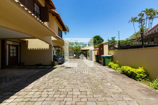 Área comum de casa de condomínio à venda com 3 quartos, 219m² em Tristeza, Porto Alegre