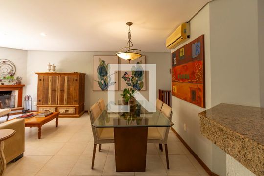 Sala de casa de condomínio à venda com 3 quartos, 219m² em Tristeza, Porto Alegre