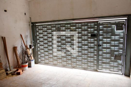 Garagem de casa à venda com 5 quartos, 188m² em Santa Maria, Osasco