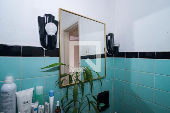 Banheiro de casa à venda com 2 quartos, 600m² em Jardim Taboao, São Paulo