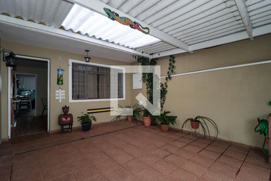 Garagem de casa à venda com 2 quartos, 600m² em Jardim Taboao, São Paulo