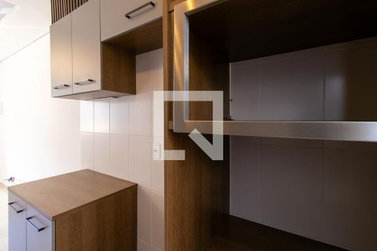 Cozinha de casa de condomínio para alugar com 2 quartos, 48m² em Chácara Ondas Verdes, Cotia