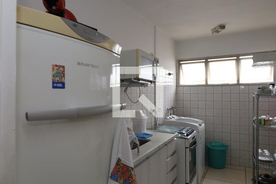 Cozinha de apartamento à venda com 2 quartos, 56m² em Vila Santana, São Paulo