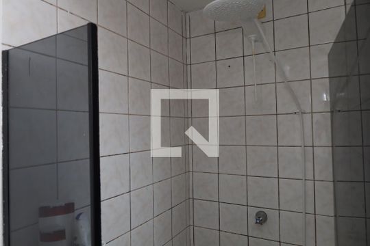 Banheiro de apartamento à venda com 2 quartos, 56m² em Vila Santana, São Paulo