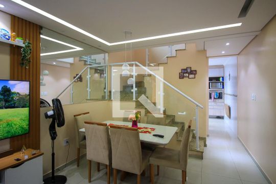 Casa à venda com 2 quartos, 144m² em Vila Lucia, São Paulo