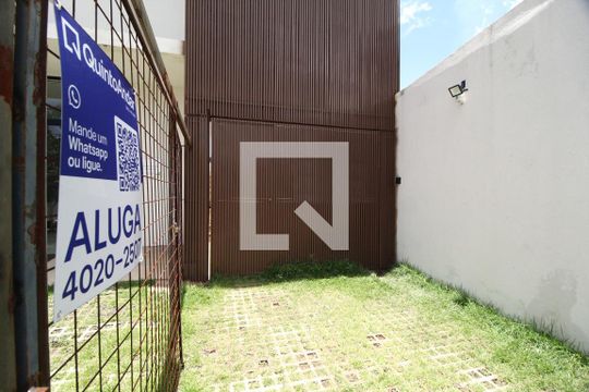 Placa de kitnet/studio para alugar com 1 quarto, 50m² em Jardim Karaíba, Uberlândia