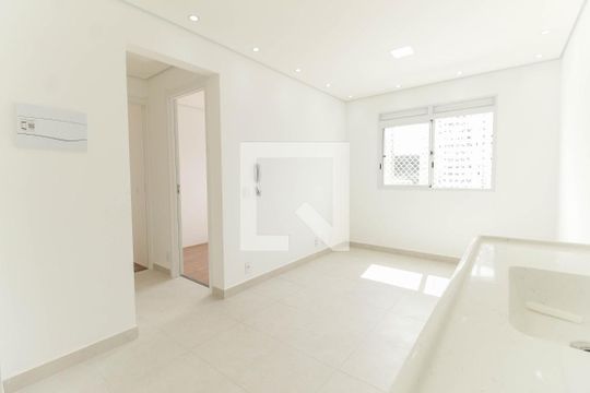 Cozinha de apartamento para alugar com 2 quartos, 32m² em Colônia (zona Leste), São Paulo