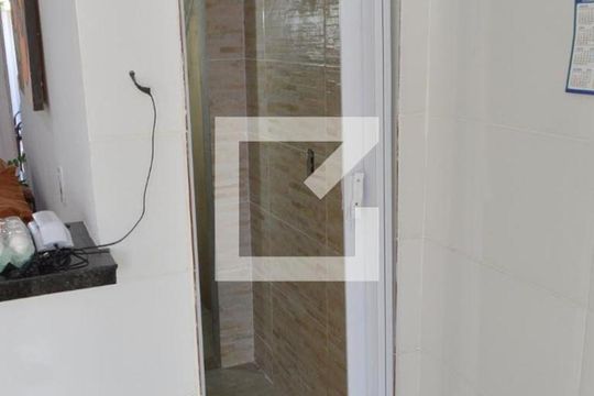 Banheiro de casa de condomínio à venda com 1 quarto, 200m² em Tanque, Rio de Janeiro