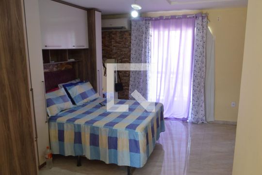 Suíte de casa de condomínio à venda com 1 quarto, 200m² em Tanque, Rio de Janeiro