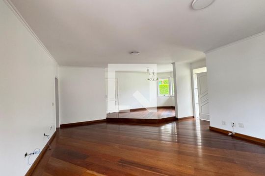 Sala de casa de condomínio à venda com 4 quartos, 250m² em Tamboré, Santana de Parnaíba