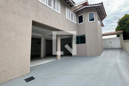 Garagem de casa de condomínio à venda com 4 quartos, 250m² em Tamboré, Santana de Parnaíba