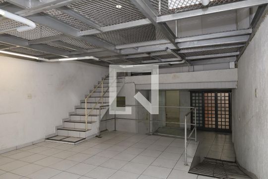 Quintal de casa à venda com 5 quartos, 186m² em Jardim Planalto, São Paulo
