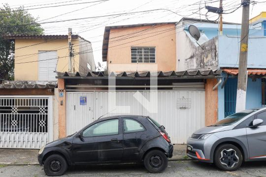 Fachada do imóvel - Placa instalada no portão de casa à venda com 5 quartos, 186m² em Jardim Planalto, São Paulo