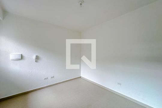 Kitnet/Studio para alugar com 1 quarto, 25m² em Vila Canero, São Paulo