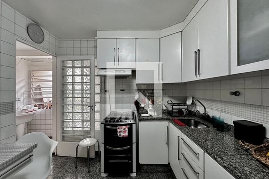 Cozinha  de casa à venda com 3 quartos, 90m² em Jardim Caravelas, São Paulo