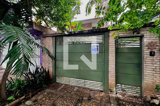 Fachada  de casa à venda com 3 quartos, 90m² em Jardim Caravelas, São Paulo