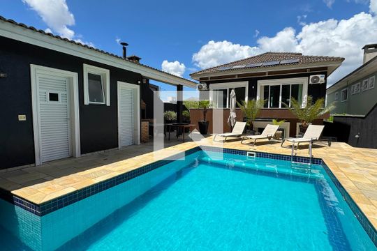 Piscina de casa de condomínio à venda com 4 quartos, 403m² em Parque Sinai, Santana de Parnaíba