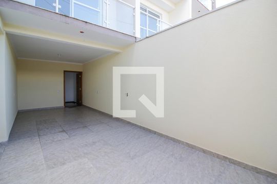 Garagem de casa à venda com 3 quartos, 100m² em Jardim Santa Cruz (campo Grande), São Paulo