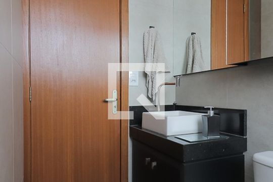 Banheiro de apartamento para alugar com 2 quartos, 66m² em São José, São Leopoldo