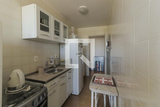 Cozinha de apartamento para alugar com 2 quartos, 66m² em São José, São Leopoldo