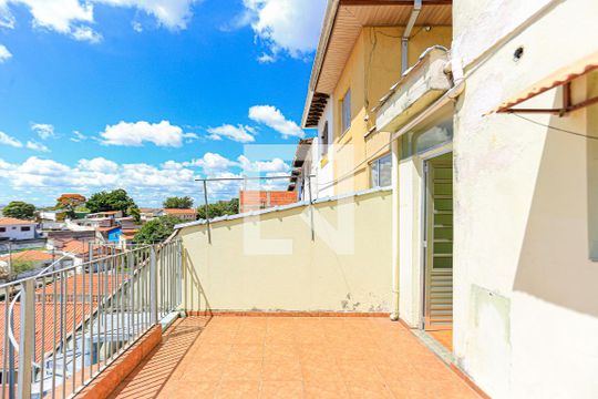 Área comum de casa à venda com 3 quartos, 150m² em Jardim Celeste, São Paulo