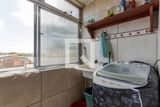 Cozinha e Área de Serviço de apartamento para alugar com 2 quartos, 70m² em Rubem Berta, Porto Alegre