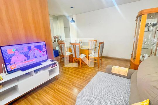 Sala de apartamento à venda com 3 quartos, 77m² em Ipiranga, Belo Horizonte