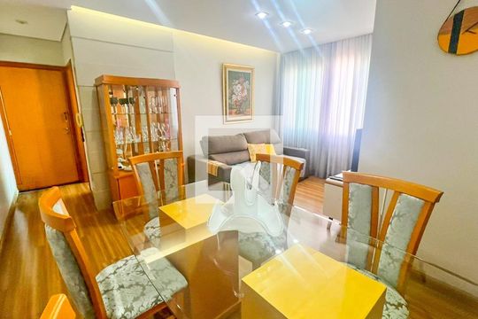 Sala de apartamento à venda com 3 quartos, 77m² em Ipiranga, Belo Horizonte