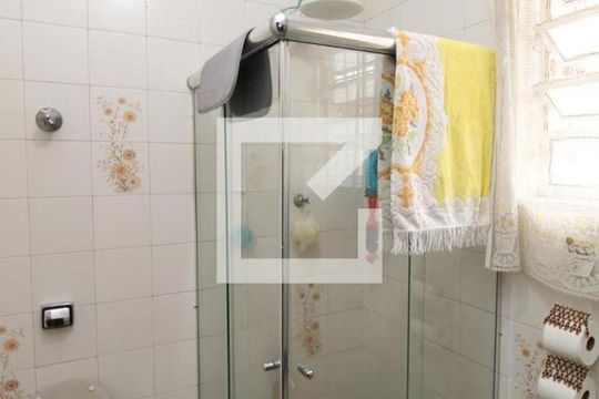 Banheiro de casa à venda com 3 quartos, 100m² em Bortolândia, São Paulo