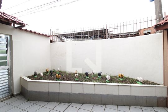 Área Externa de casa à venda com 3 quartos, 100m² em Bortolândia, São Paulo
