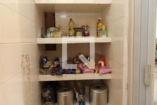 Despensa de casa à venda com 3 quartos, 100m² em Bortolândia, São Paulo