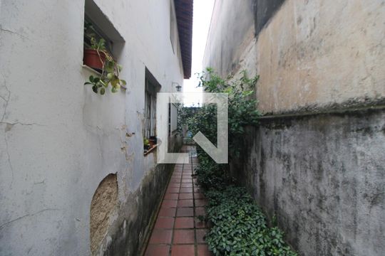 Quintal de casa à venda com 3 quartos, 152m² em Vila Dionisia, São Paulo
