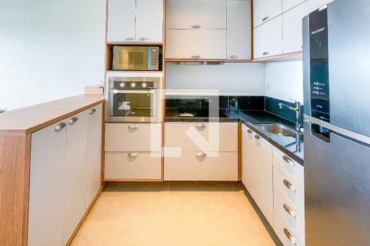 Cozinha de apartamento para alugar com 2 quartos, 66m² em Pinheiros, São Paulo
