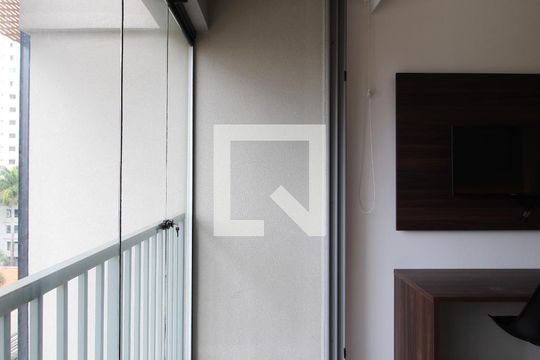 Varanda de kitnet/studio à venda com 1 quarto, 30m² em Indianópolis, São Paulo