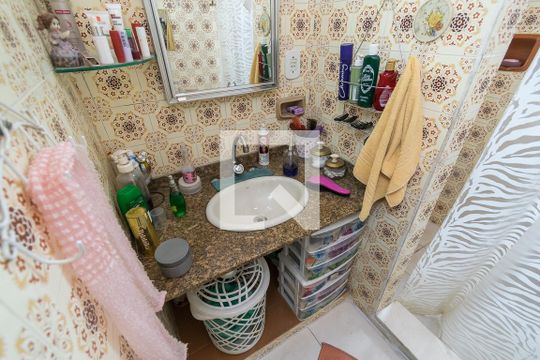 Banheiro da Suíte 1 de casa à venda com 4 quartos, 200m² em Brás de Pina, Rio de Janeiro