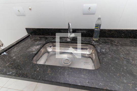 Cozinha de apartamento para alugar com 2 quartos, 44m² em Parque Cruzeiro do Sul, São Paulo