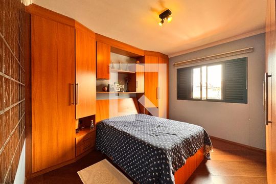 Suite  de casa para alugar com 3 quartos, 309m² em Parque Novo Oratório, Santo André
