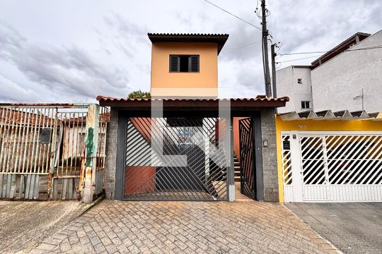 Fachada de casa para alugar com 3 quartos, 309m² em Parque Novo Oratório, Santo André