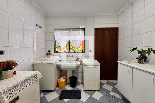 Lavanderia de casa para alugar com 3 quartos, 309m² em Parque Novo Oratório, Santo André