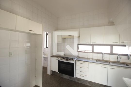 Cozinha  de apartamento à venda com 4 quartos, 230m² em Serra, Belo Horizonte
